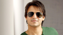 Vivek Oberoi Wear Sunglass HD Wallpaper