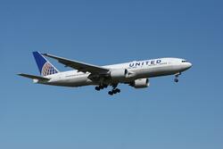 White United Airlines Plane on Sky Ultra HD Wallpaper